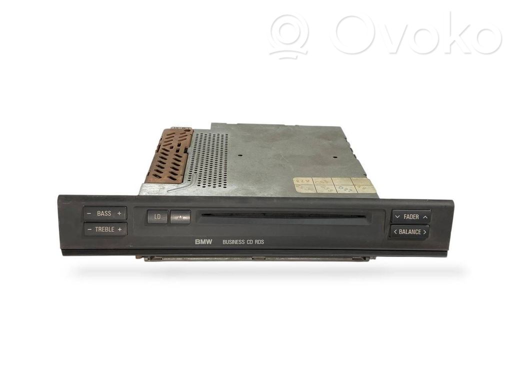 Radio / CD/DVD atskaņotājs / navigācija