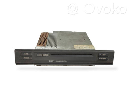 Radio / CD/DVD atskaņotājs / navigācija