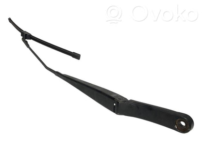 Priekšējā loga tīrītāja kājiņa