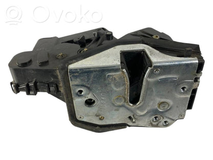 Aizmugurē slēdzene