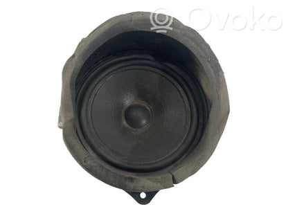 Динамик(и) в передней двери