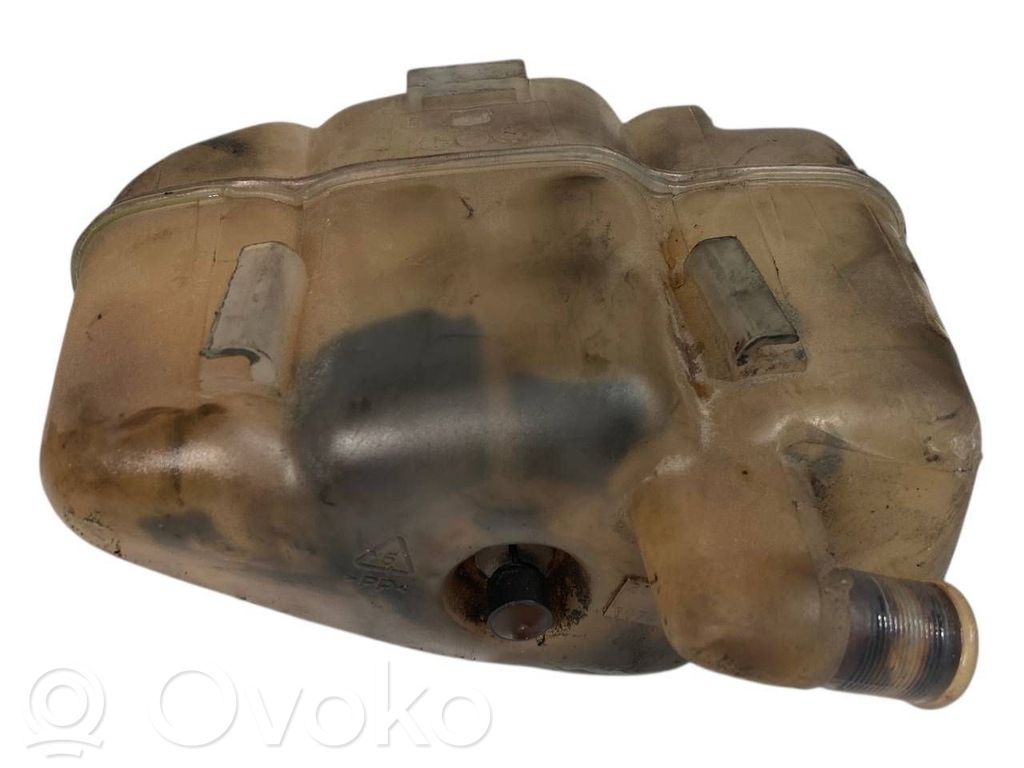 Dzesēšanas šķidruma izplešanās tvertne