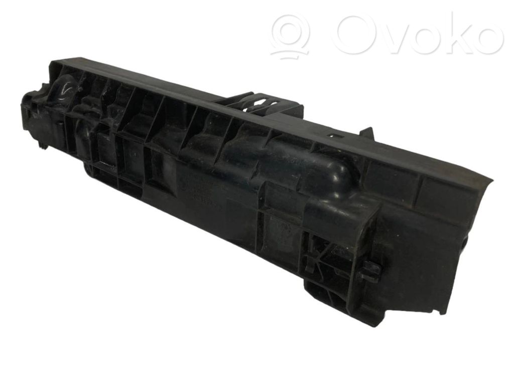 Radiator(s) holder/bracket