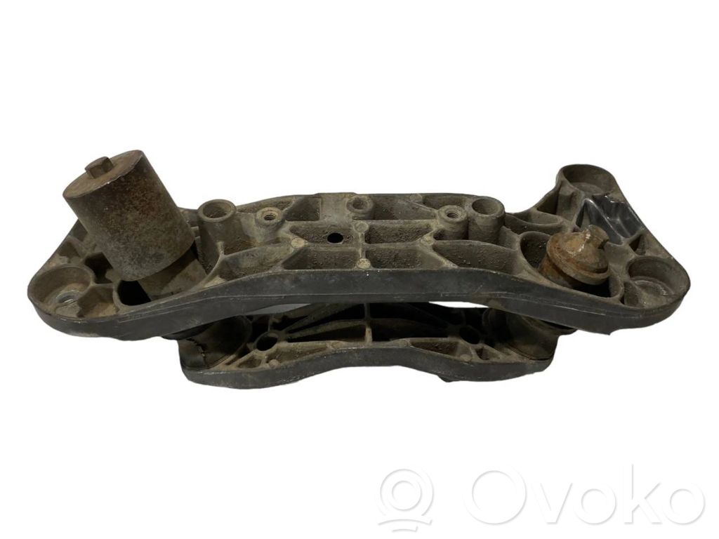 Pārnesumkārbas stiprinājuma kronšteins