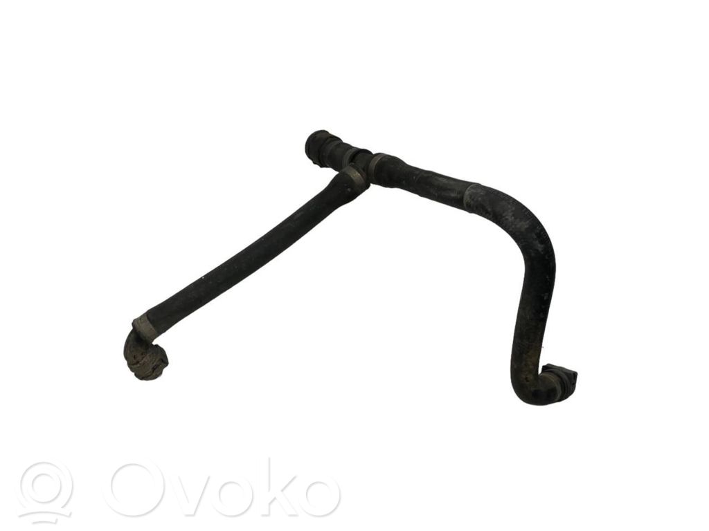 Caurulīte (-es) / šļūtene (-es)