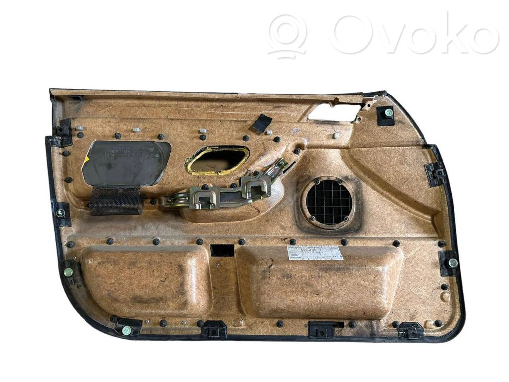 Priekšējo durvju apdare