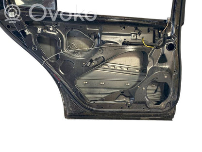 Aizmugurējās durvis