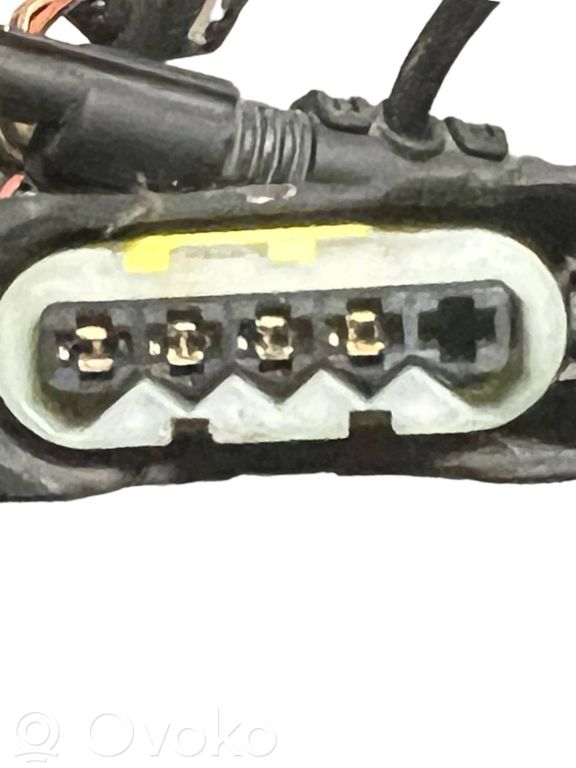 Dzinēja vadu instalācija