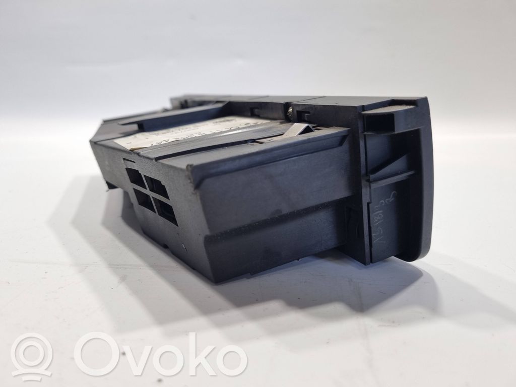 Gaisa kondicioniera / klimata kontroles / salona apsildes vadības bloks (salonā)