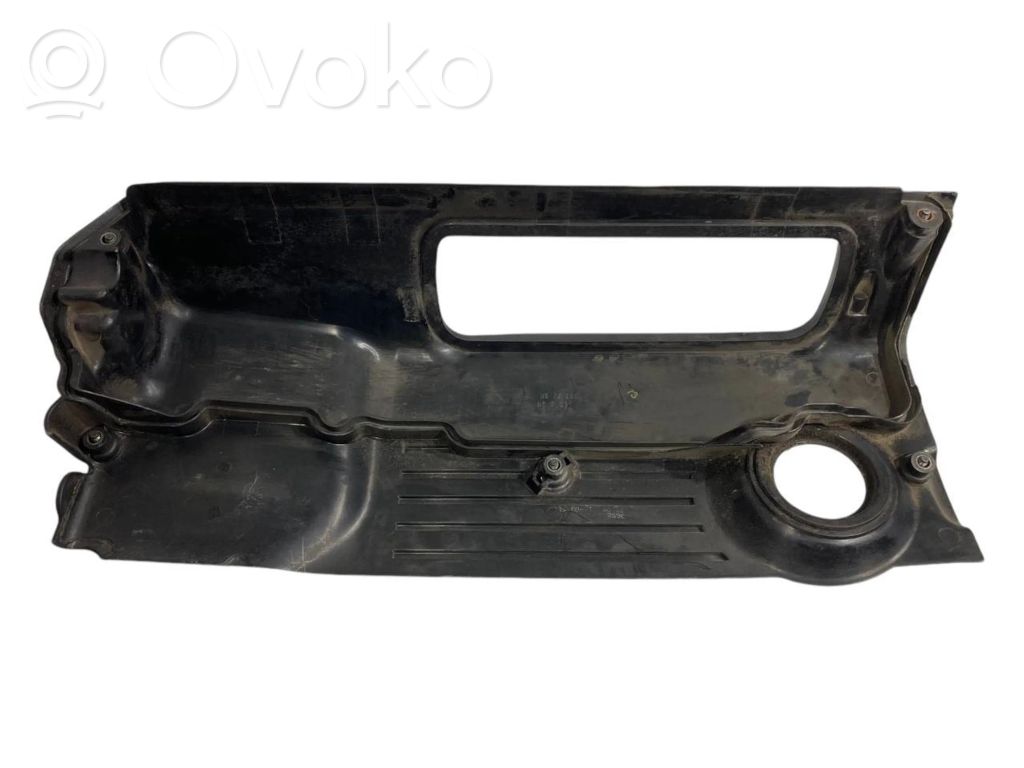 Dzinēja pārsegs (dekoratīva apdare)