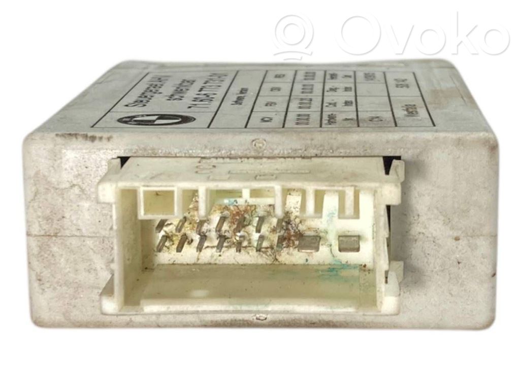 Piekabes āķa vadības bloks