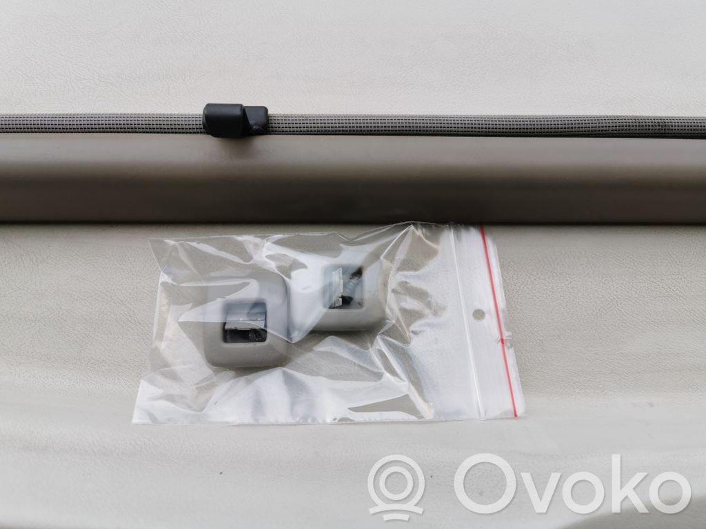 Mehānisks aizmugurējā loga aizkars