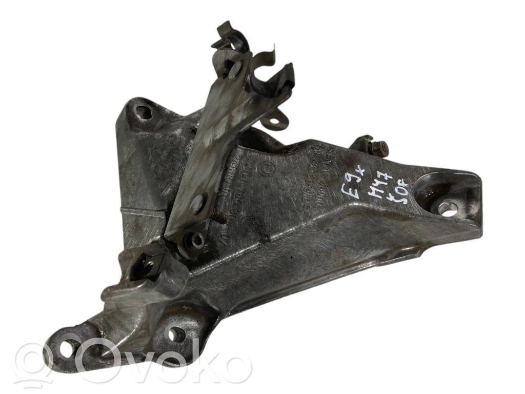 Engine mounting bracket