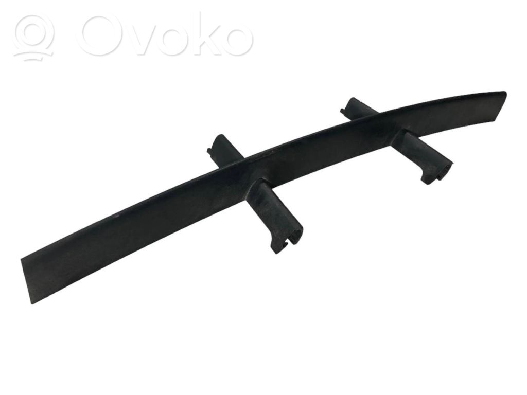 Apakšējais režģis (trīsdaļīgs)