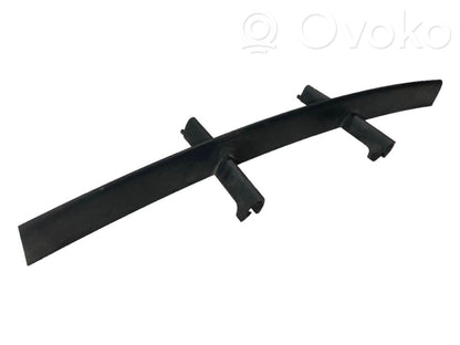 Apakšējais režģis (trīsdaļīgs)