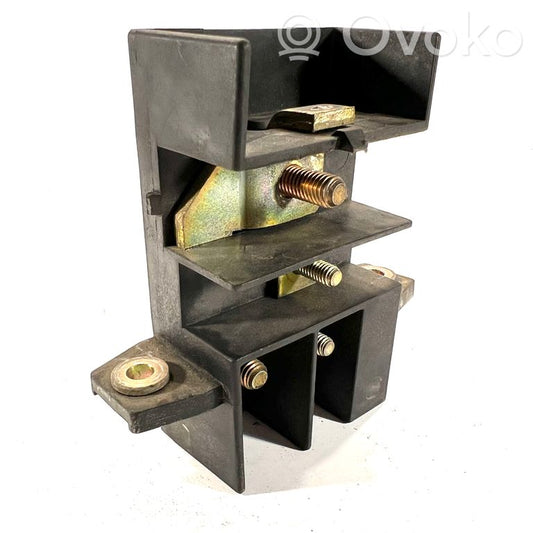 Positive wire connection assembly