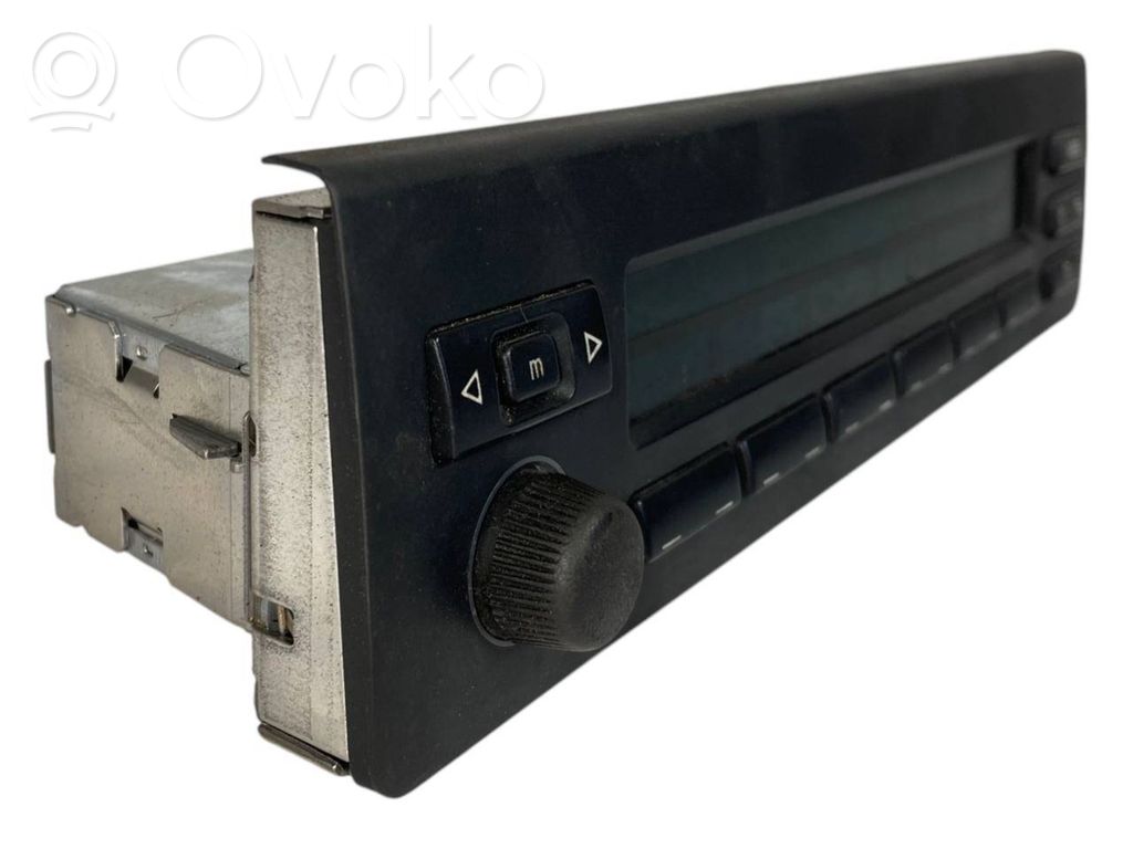 Radio / CD/DVD atskaņotājs / navigācija