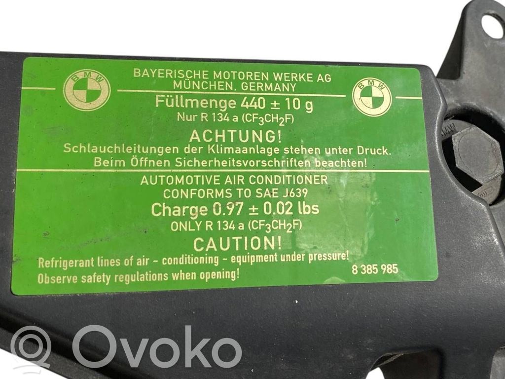 Radiatoru paneļa augšējā daļa (televizors)