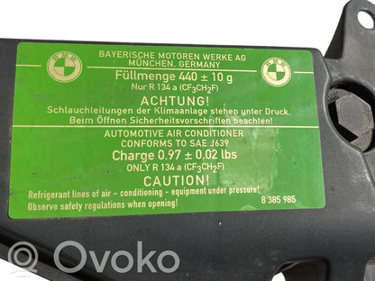 Radiatoru paneļa augšējā daļa (televizors)