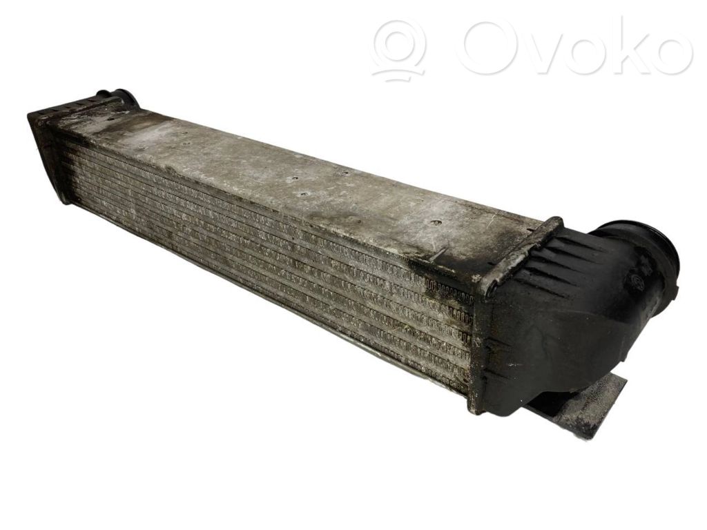 Starpdzesētāja radiators