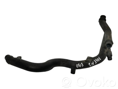 Caurulīte (-es) / šļūtene (-es)