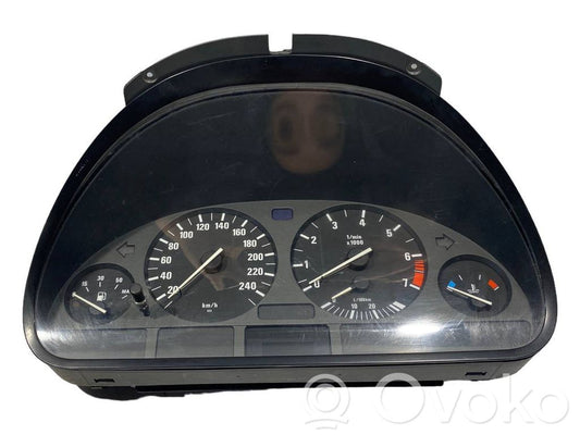 Speedometer (in the instrument panel)