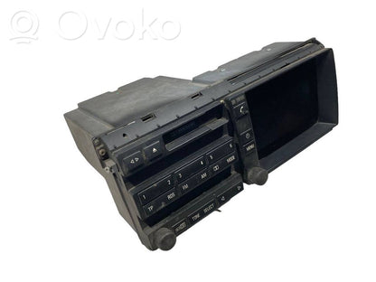 Radio / CD/DVD atskaņotājs / navigācija