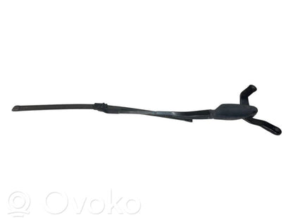 Priekšējā loga tīrītāja kājiņa