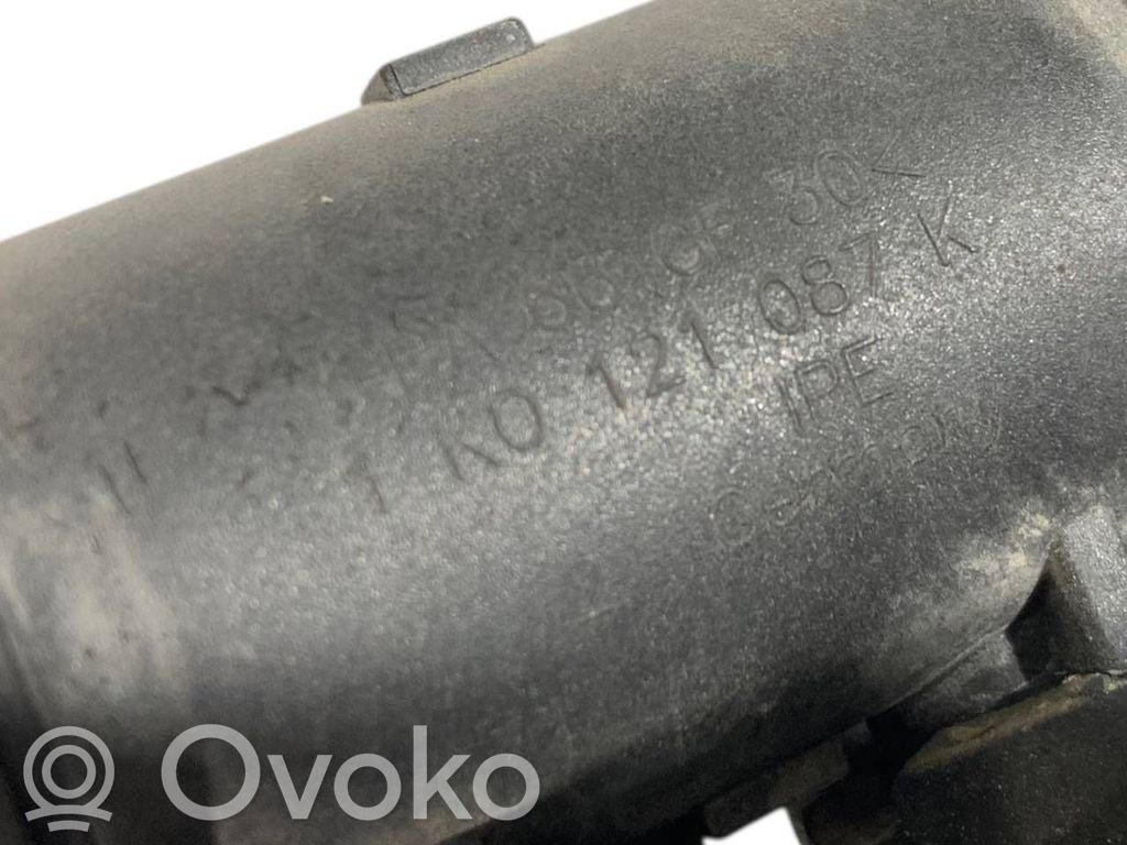 Caurulīte (-es) / šļūtene (-es)