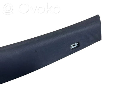 (A) statņa dekoratīvā apdare