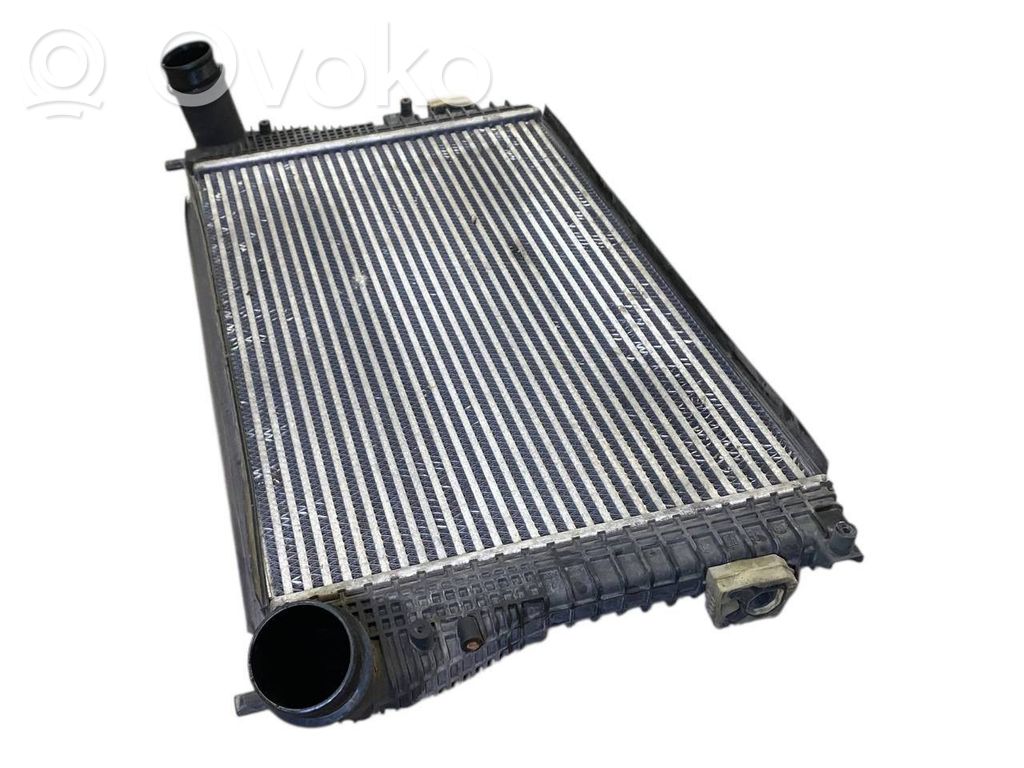 Starpdzesētāja radiators