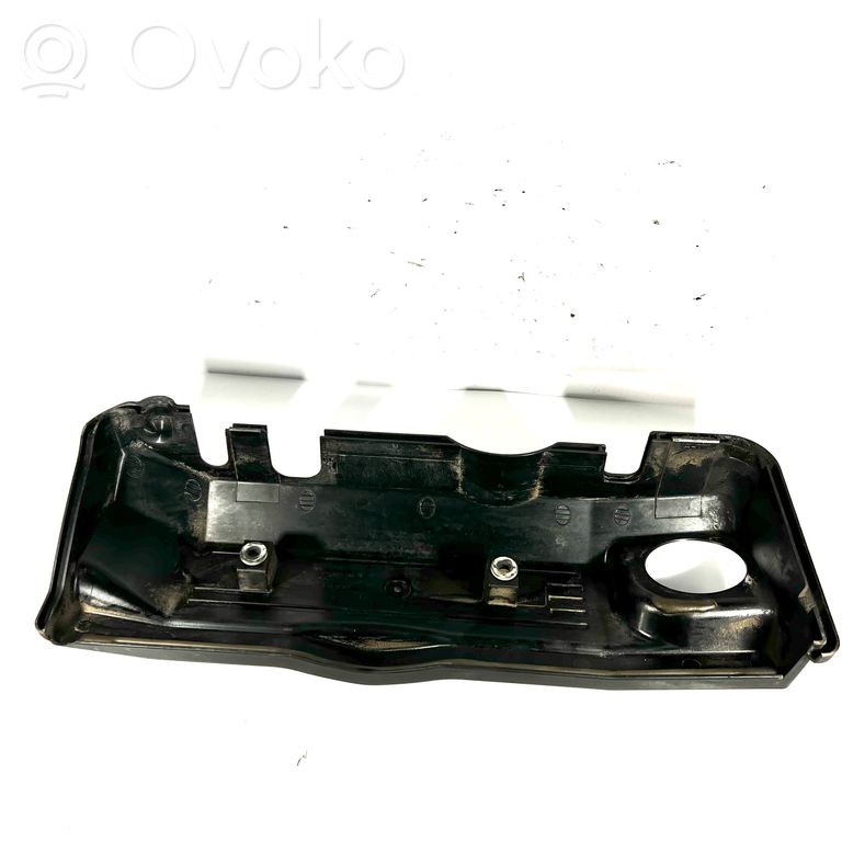 Engine cover (decorative trim)