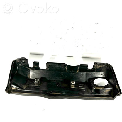 Engine cover (decorative trim)