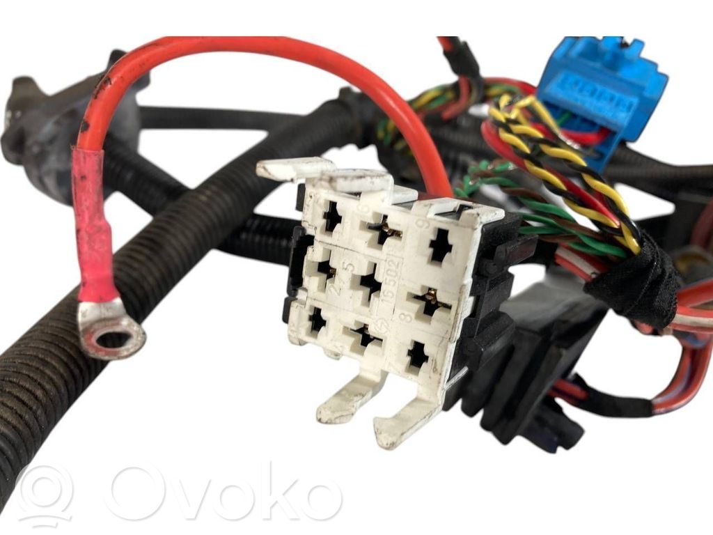 Pārnesumkārbas vadu instalācija