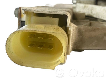 Priekšpusē elektriskā loga pacelšanas mehānisma komplekts