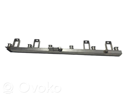 Fuel main pipe