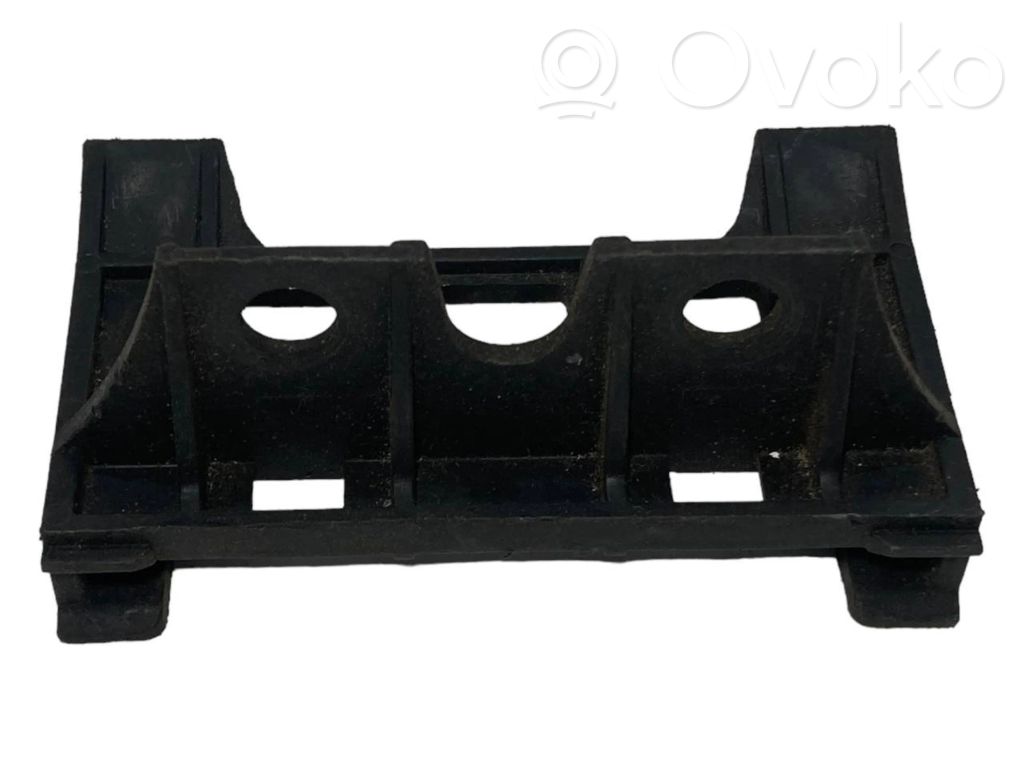 Aizmugurējā bufera montāžas kronšteins