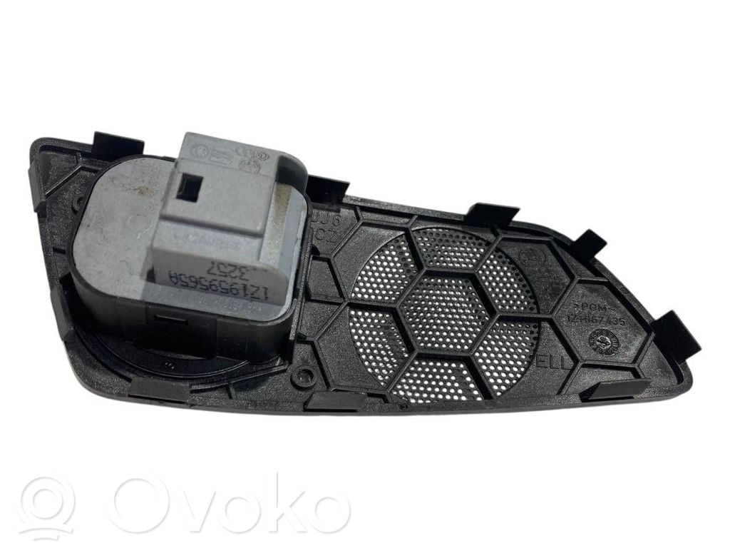 Sānu spoguļu slēdzis