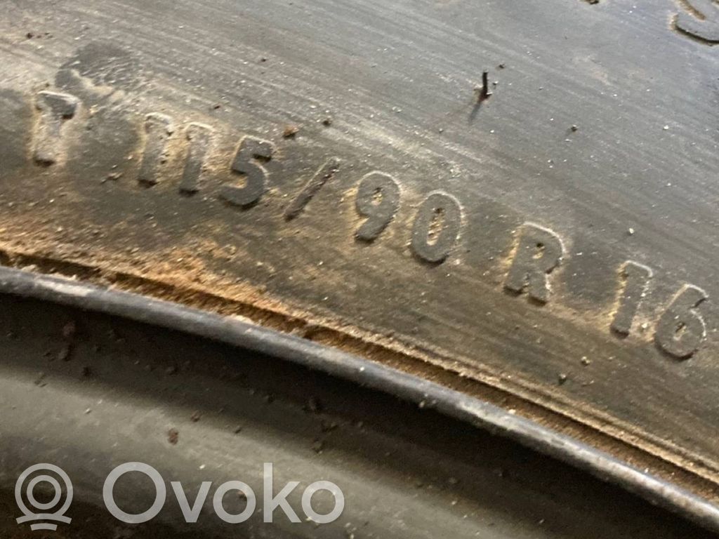 R 16 rezerves ritenis