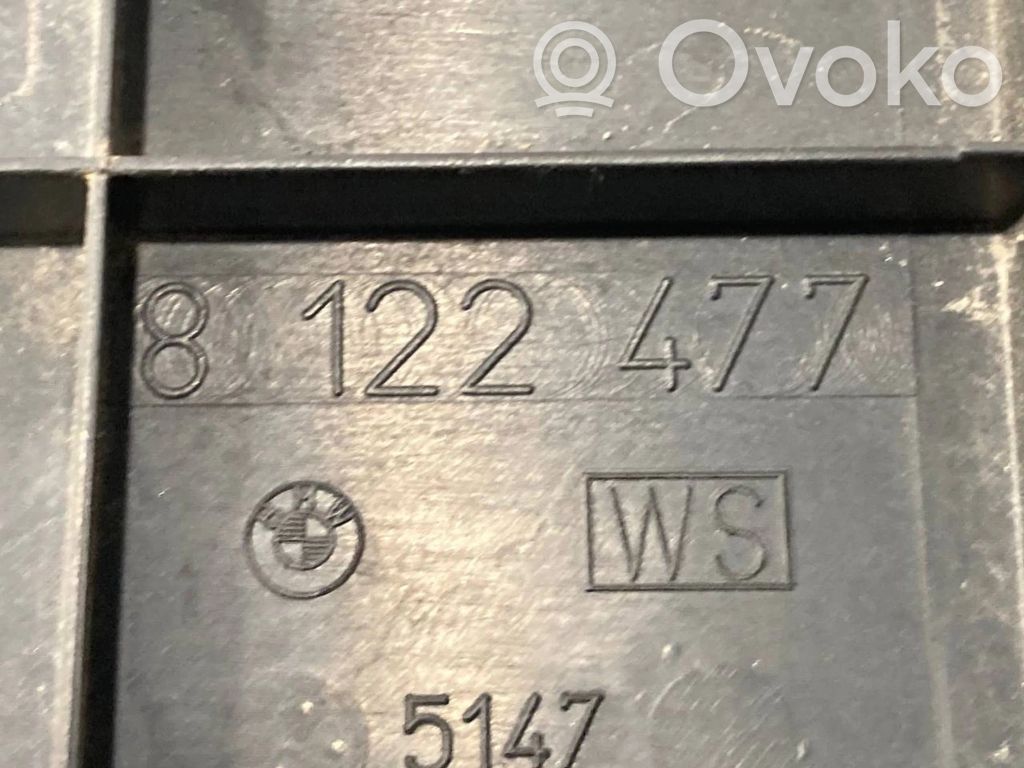 Aizmugurējā luktura detaļa