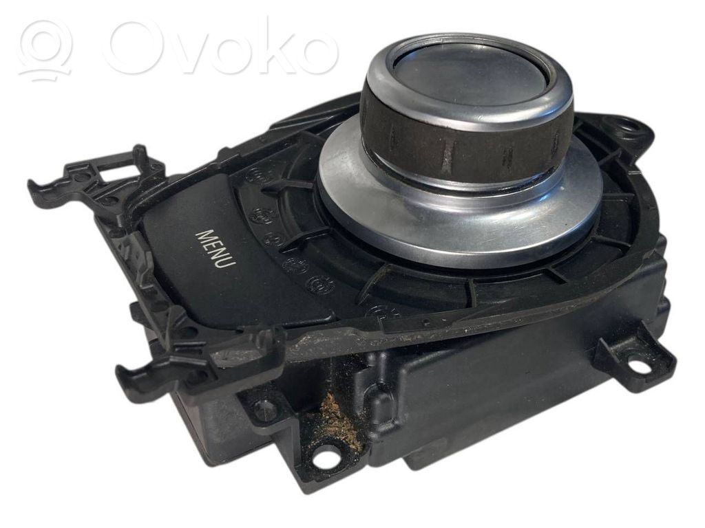 Multimediju kontrolieris