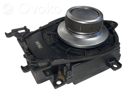 Multimediju kontrolieris