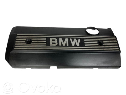 Dzinēja pārsegs (dekoratīva apdare)