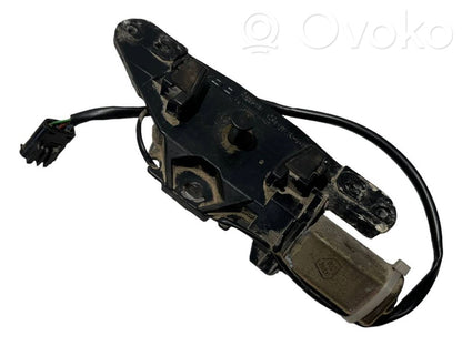 Aizmugurējā pārsega slēdzene