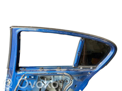 Aizmugurējās durvis