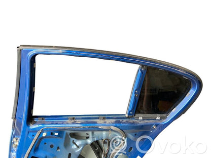 Aizmugurējās durvis