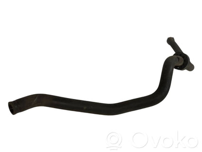 Caurulīte (-es) / šļūtene (-es)