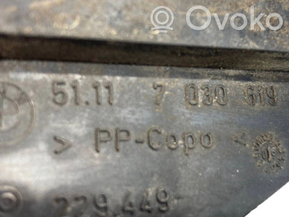 Priekšpusē bampera turētājs