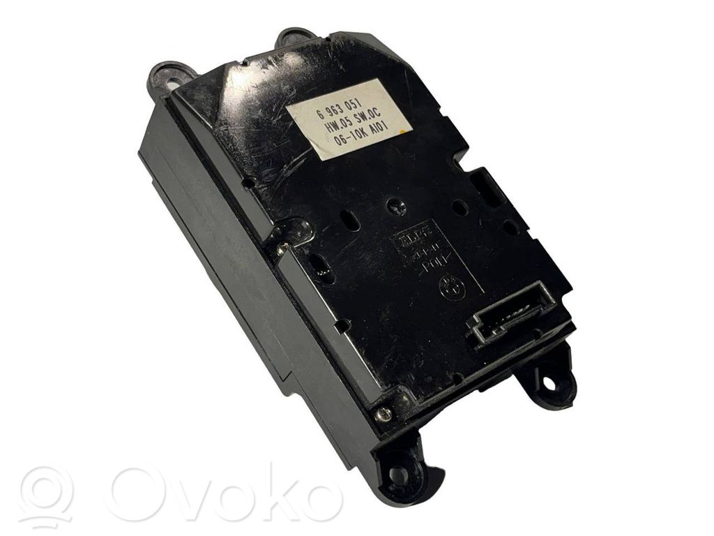 Daudzfunkciju vadības slēdzis / poga