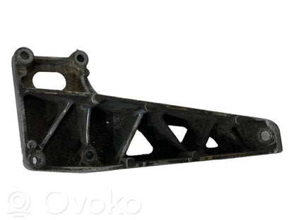 Engine mounting bracket